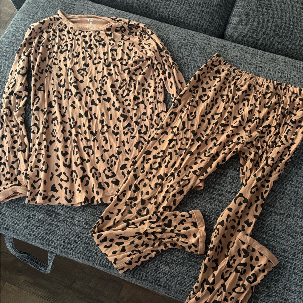 Kyte BABY Tan Leopard Kids Pajama Set